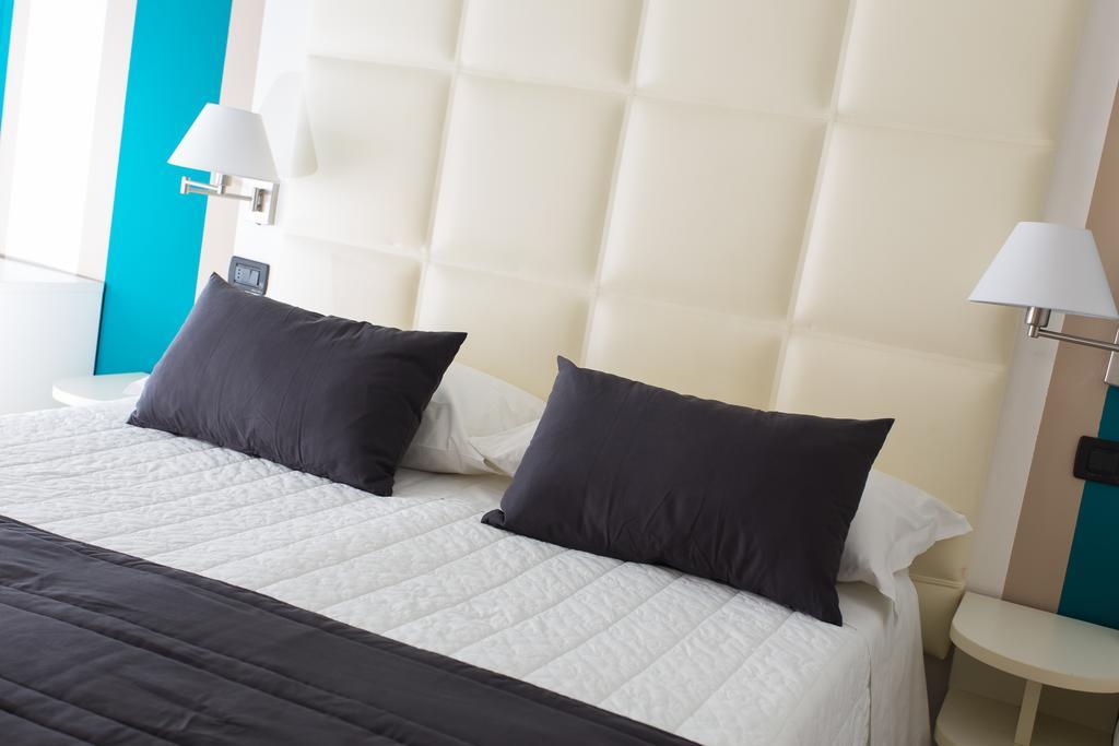 Hotel Flora Milano Marittima Buitenkant foto