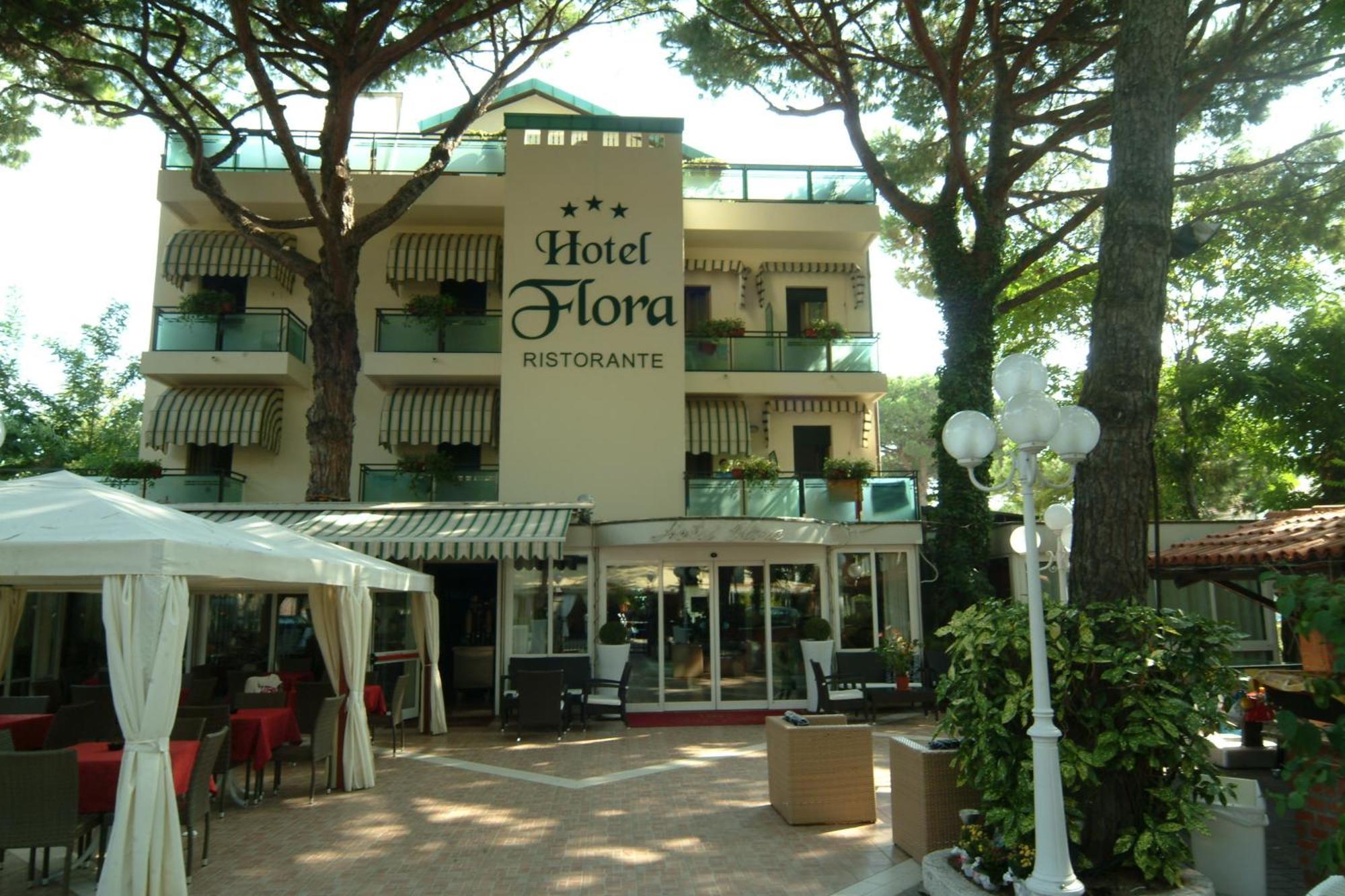 Hotel Flora Milano Marittima Buitenkant foto