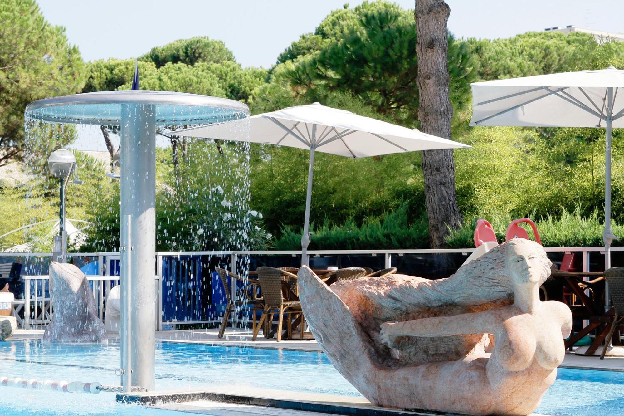 Hotel Flora Milano Marittima Buitenkant foto