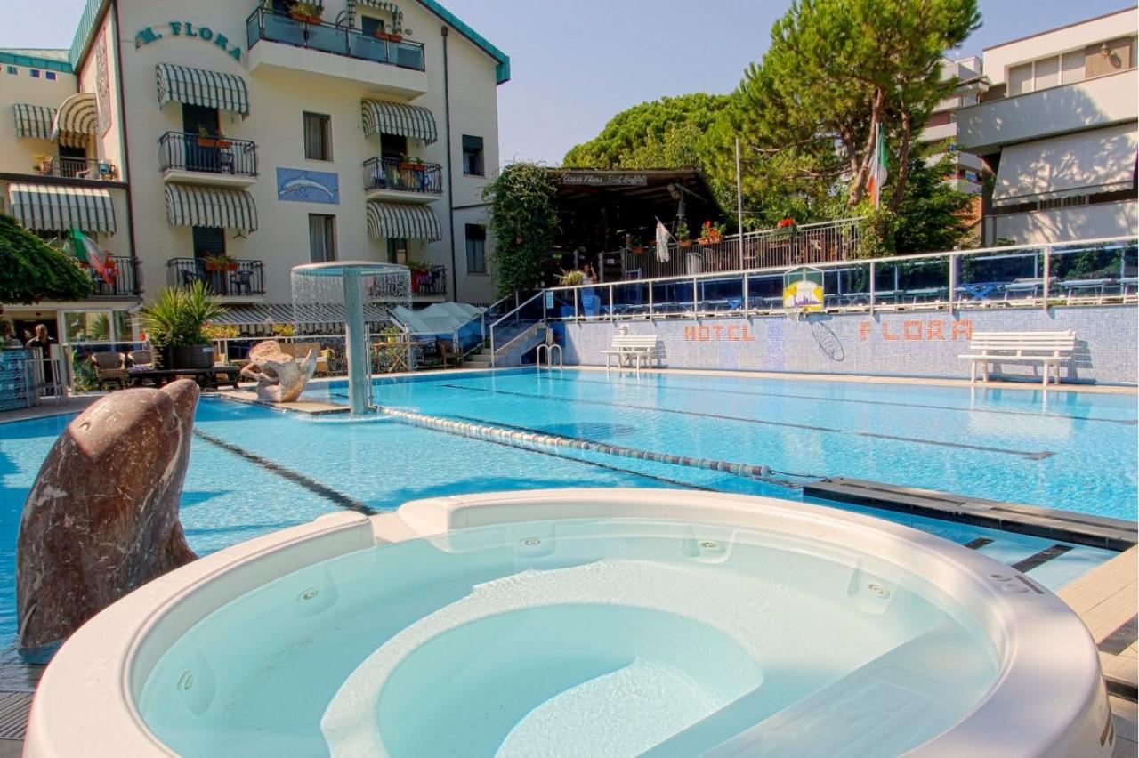 Hotel Flora Milano Marittima Buitenkant foto