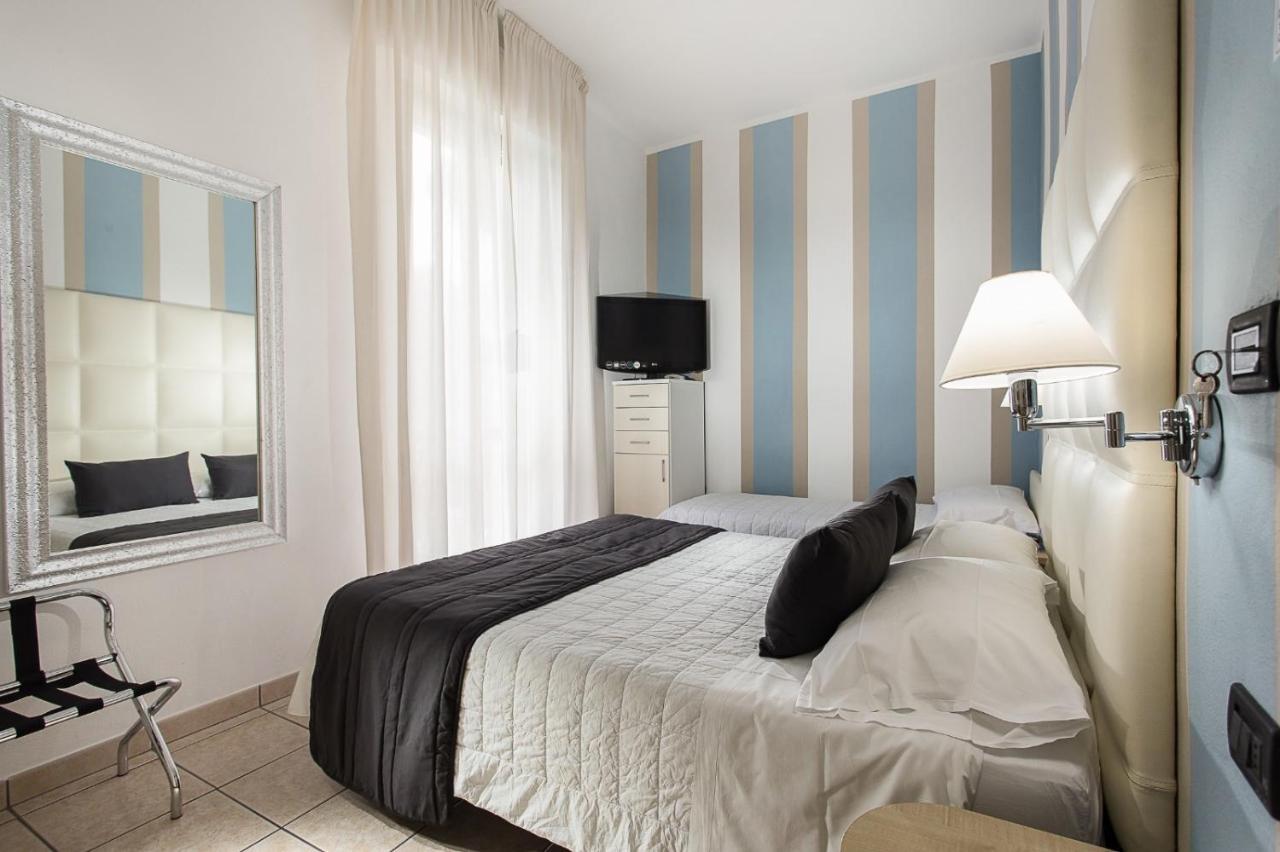 Hotel Flora Milano Marittima Buitenkant foto