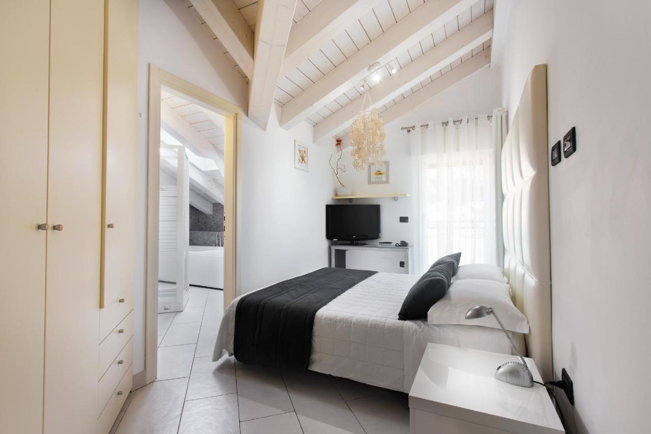 Hotel Flora Milano Marittima Buitenkant foto