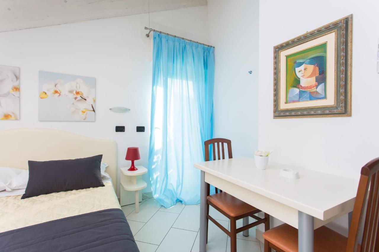 Hotel Flora Milano Marittima Buitenkant foto